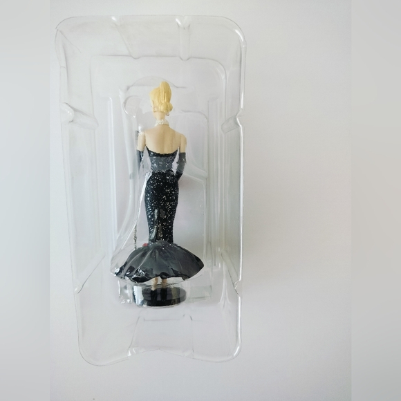 Hallmark Barbie Keepsake Ornament Solo in the Spotlight 1995 - Picture 4 of 4
